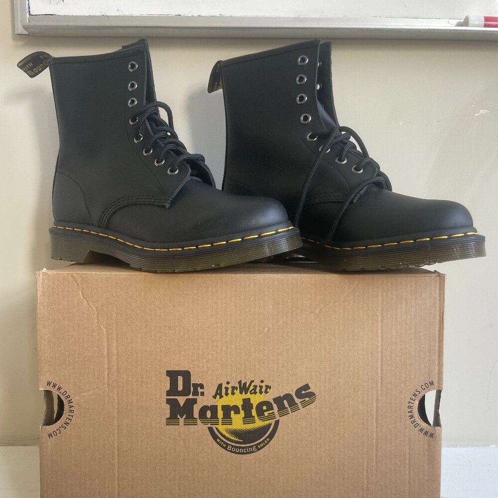 Brand New - Dr. Martens Air Wair Size US 7